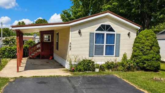 562 Shadybrook Circle, West,